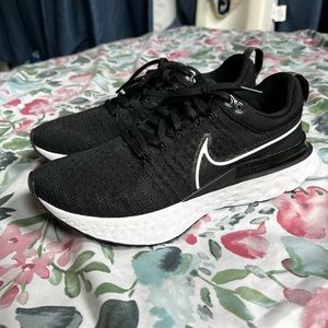 Men’s Nike react infinity fly knit size 9